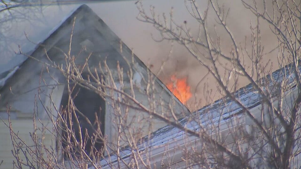 Crews battle early morning fire in Quincy