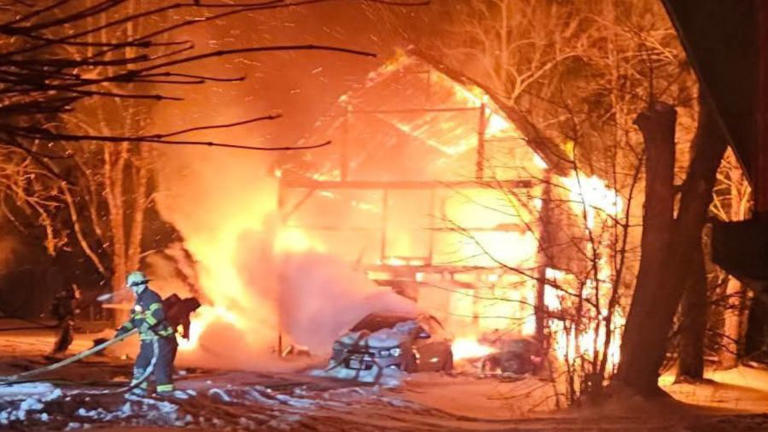 Multiple departments respond to barn fire in Fowler