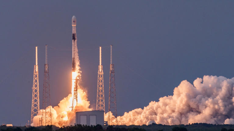 SpaceX Falcon 9 cleared to fly again after intense FAA probe