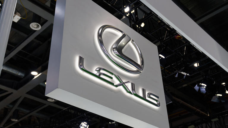 Consumer Reports Says This Expensive Lexus Hybrid Fails To Deliver Real ...