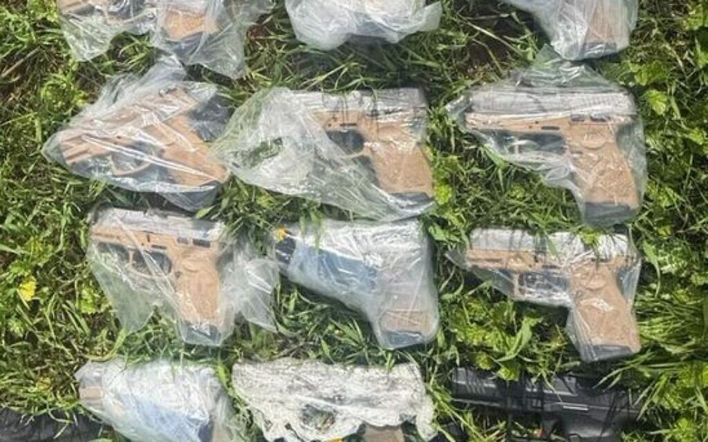 IDF and police say they foiled attempt to smuggle 12 guns from Jordan ...