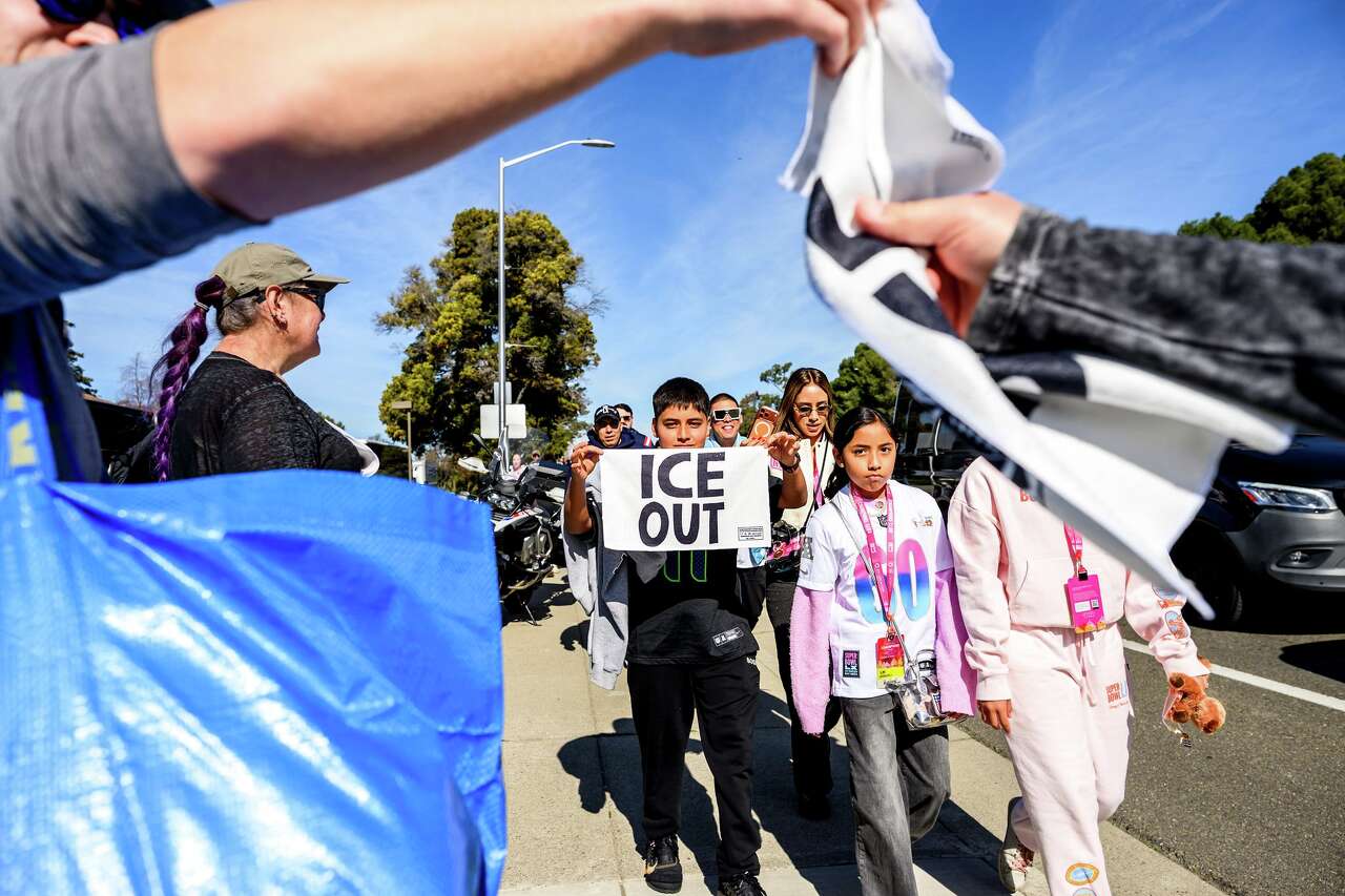 Organizers hand out more than 25,000 