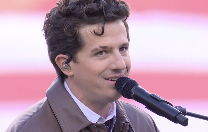 Charlie Puth hát Quốc ca Mỹ đầy ấn tượng ở Super Bowl 2026