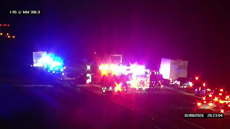 Fatal crash on I-95 in St. Johns County, lanes closed