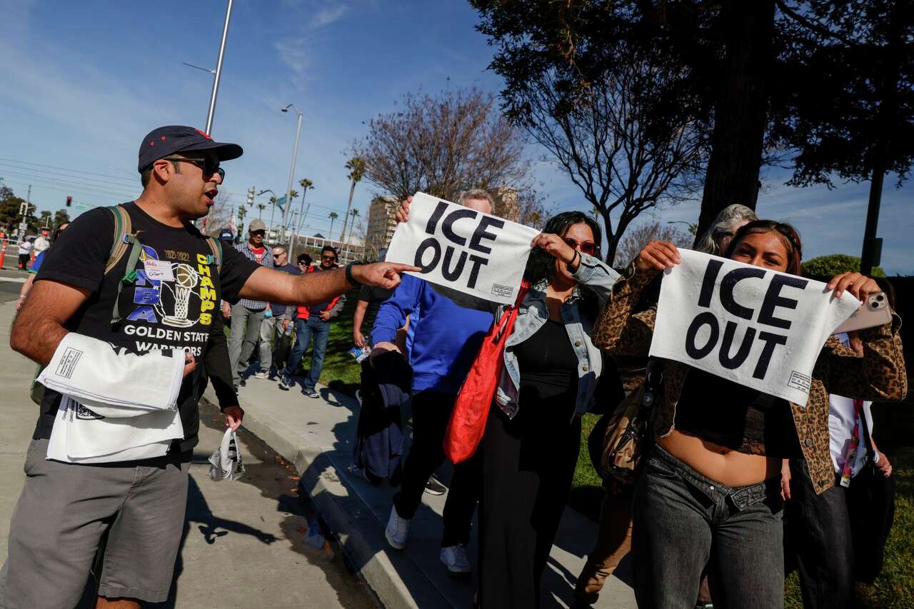 Organizers hand out more than 25,000 