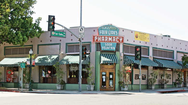 Fair Oaks Pharmacy, South Pasadena, California