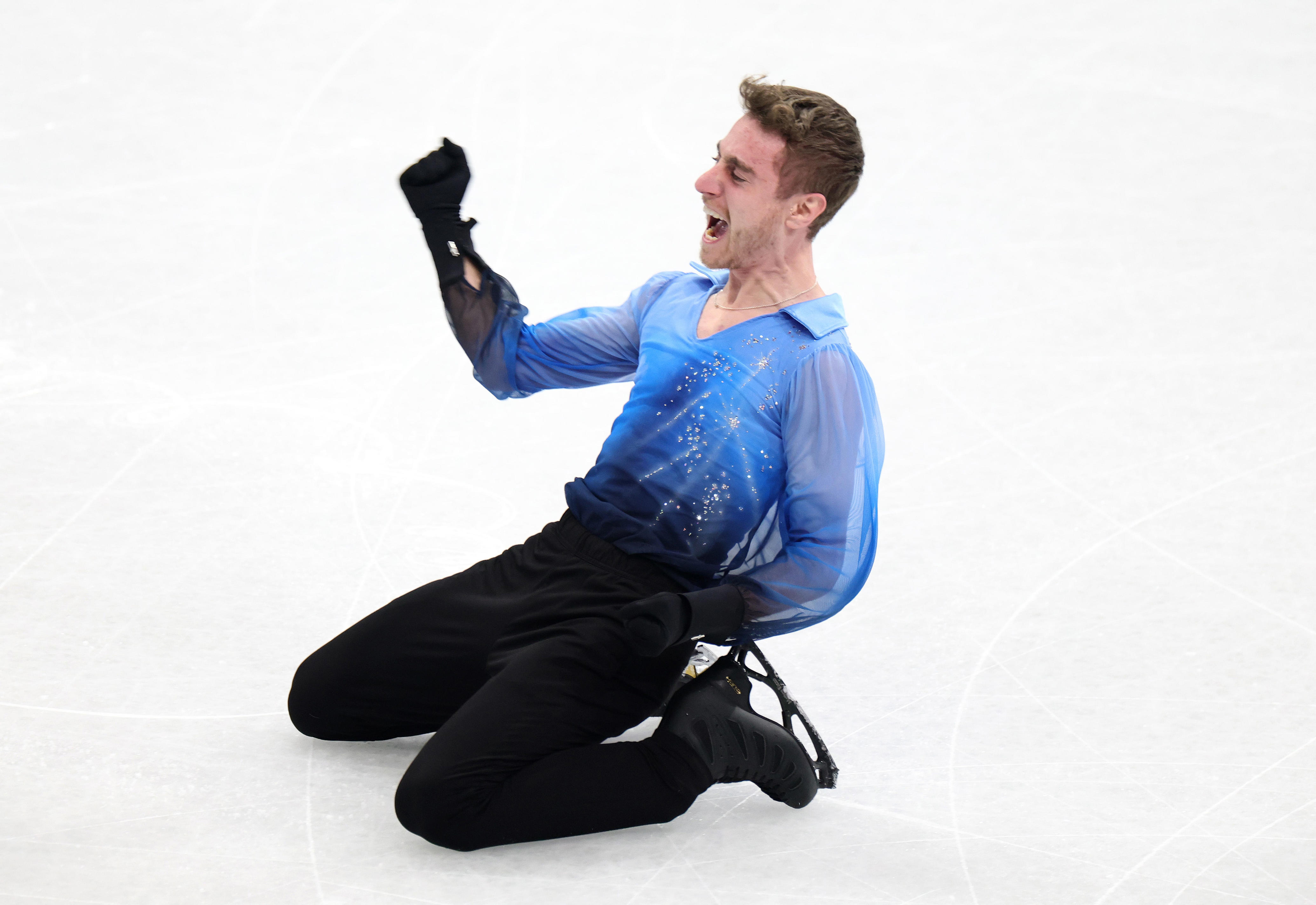 Knee-sliding Italian figure skater's magical moment wins bronze medal
