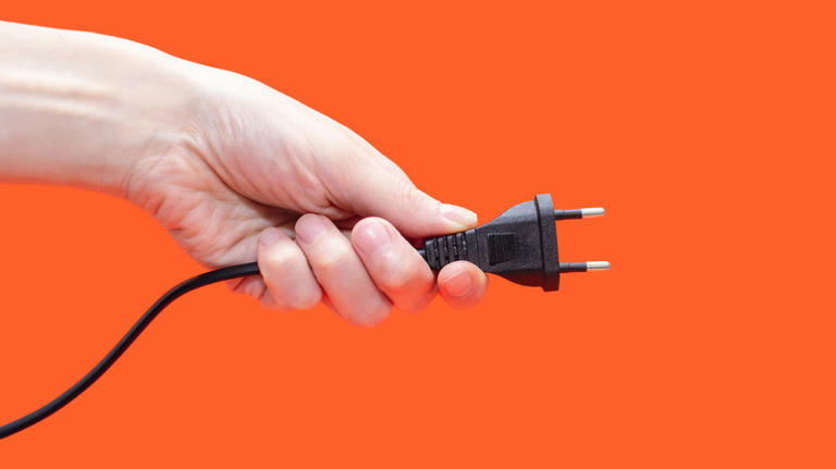 What's the difference between American and European electrical plugs?
