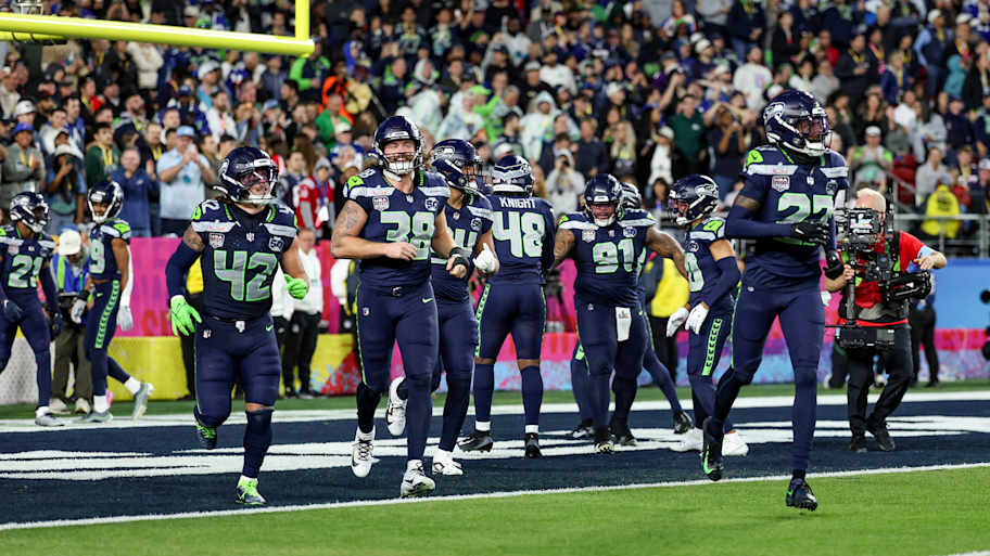 Seahawks dominate Patriots to win second Super Bowl title