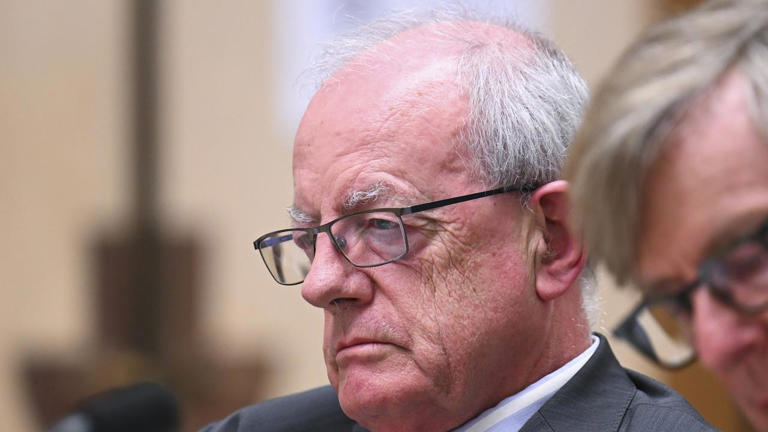 Probe launched into anti-corruption chief