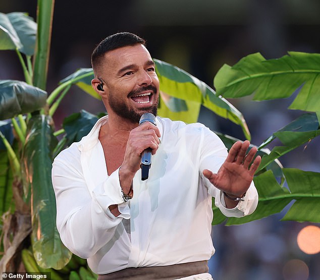 Ricky Martin leaves Super Bowl viewers perplexed: He looks younger than ...