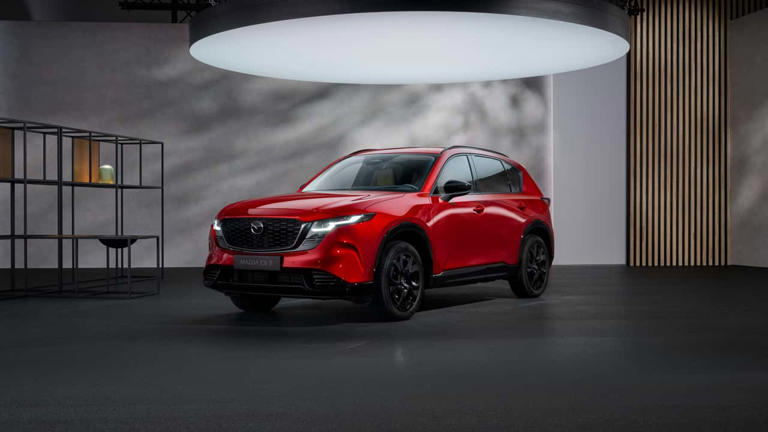 Lancia Gamma vs. Mazda CX-5: comparativa de SUV electrificados