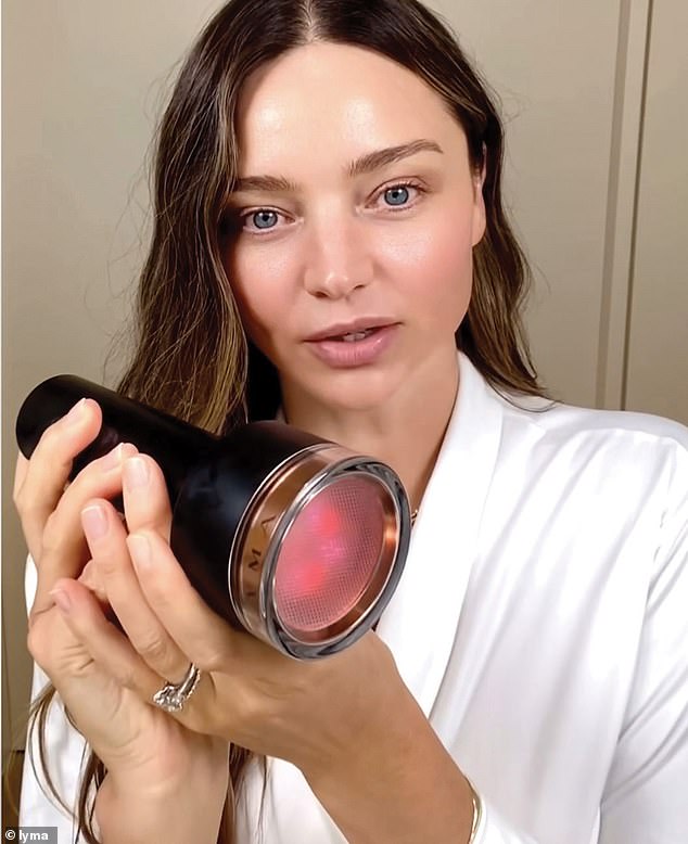Day in the life of supermodel Miranda Kerr from meditating with her ...