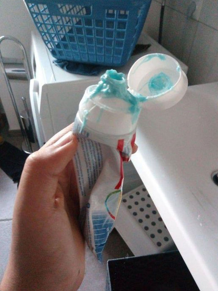 45 Upsetting Images Of ‘Mildly Infuriating’ Things