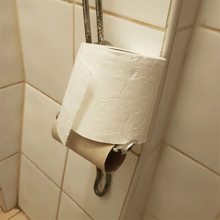45 Upsetting Images Of ‘Mildly Infuriating’ Things