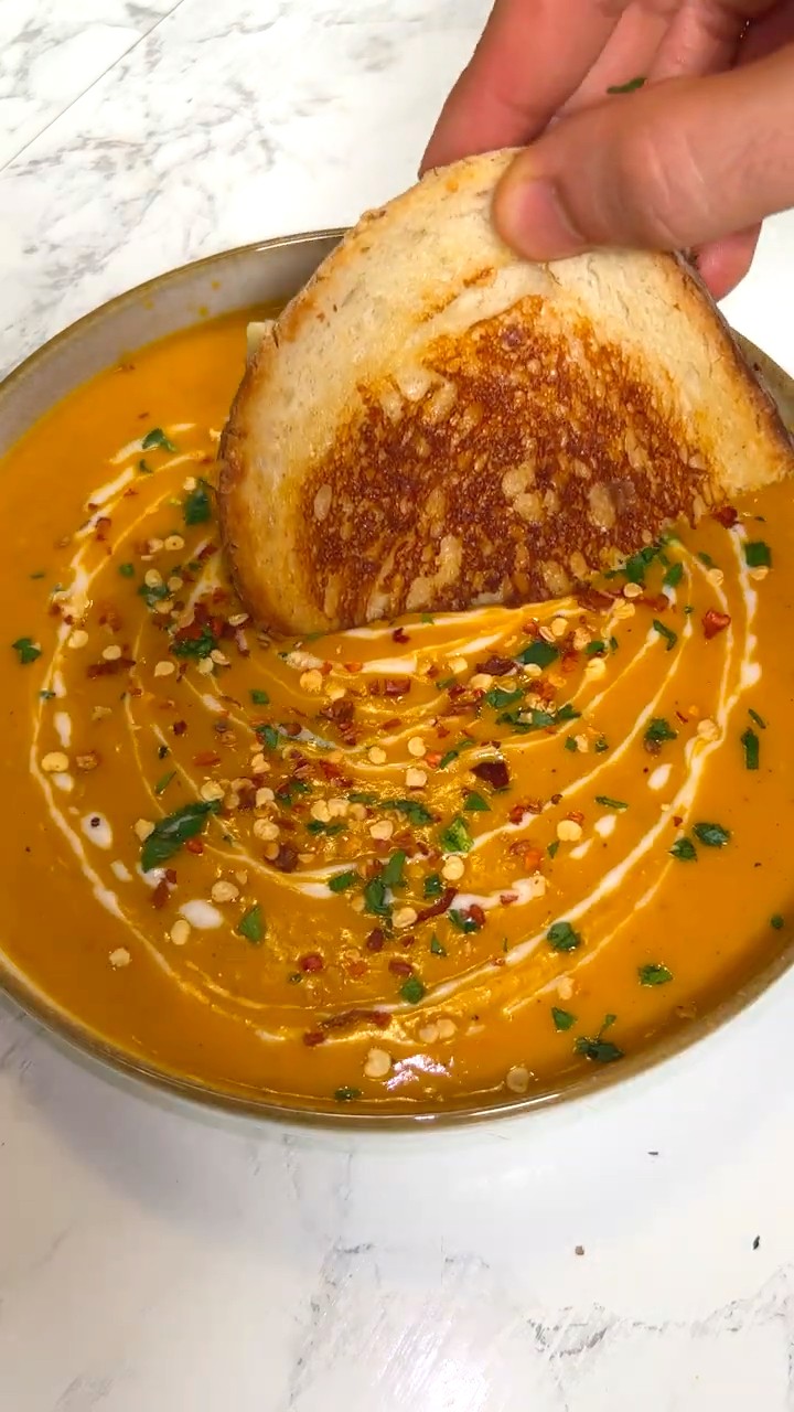 How to make classic pumpkin soup at home