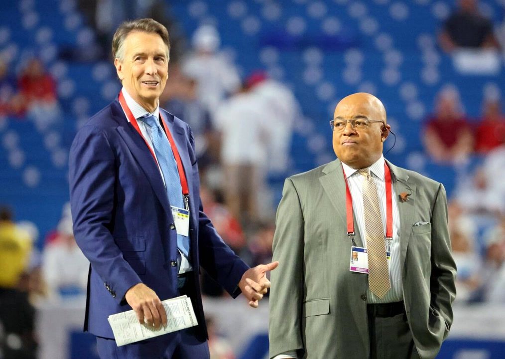 Cris Collinsworth’s hands spark Super Bowl concern