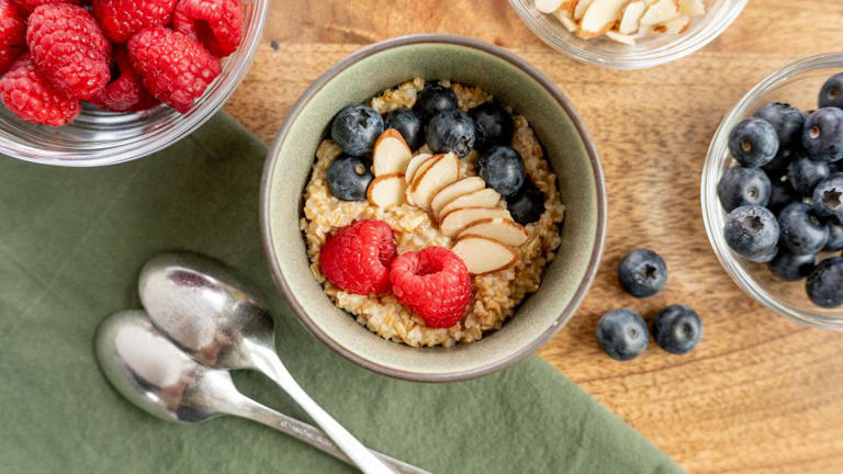 We asked a dietitian to build a meal plan for the new US food ...