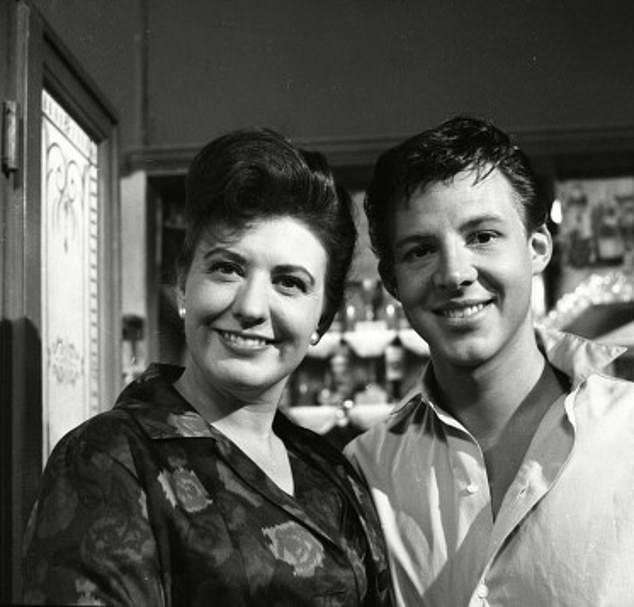Coronation Street legend who was in show's first ever episode left most ...