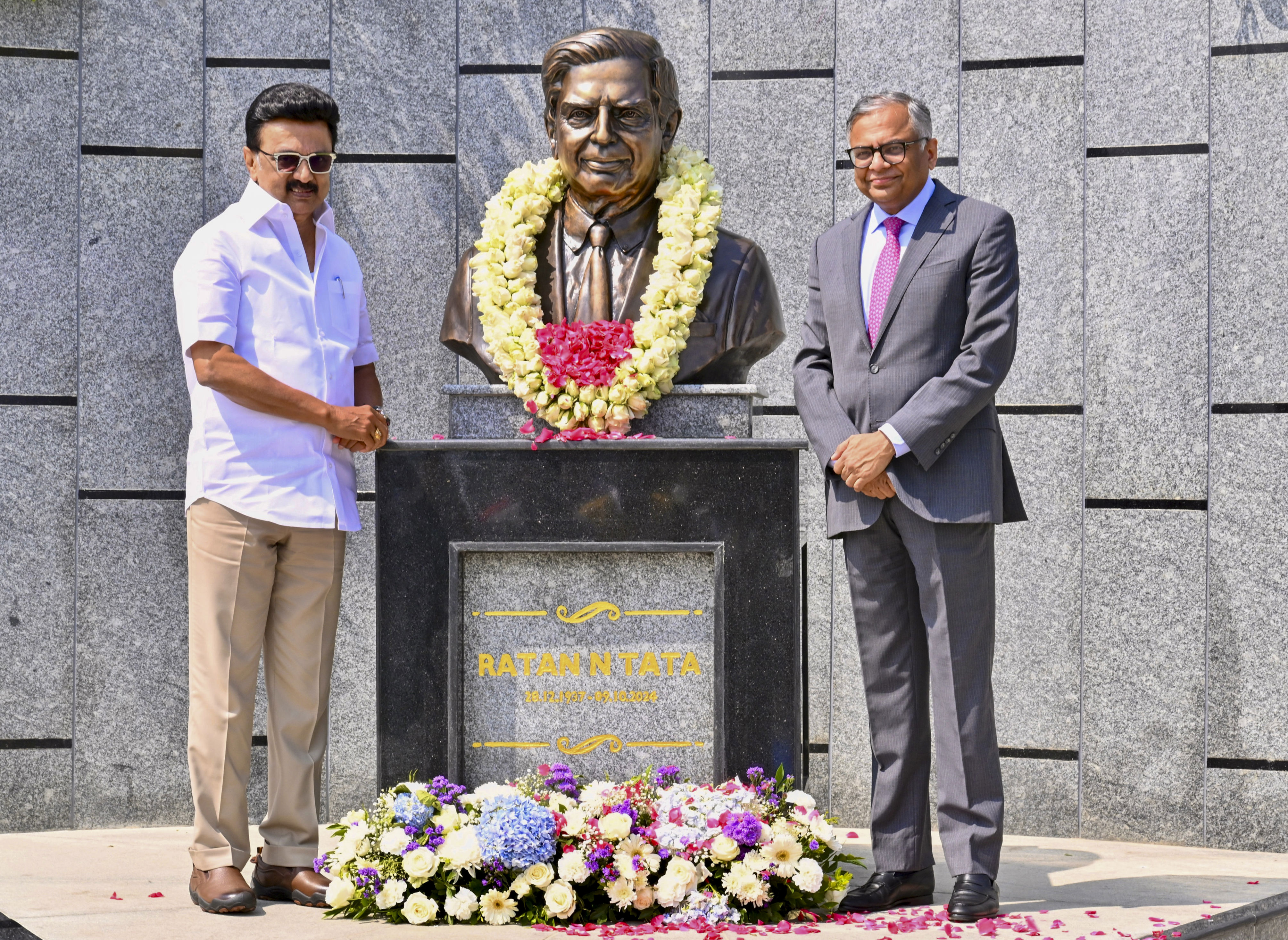 Stalin inaugurates Tata's TN plant, drives first Range Rover Evoque