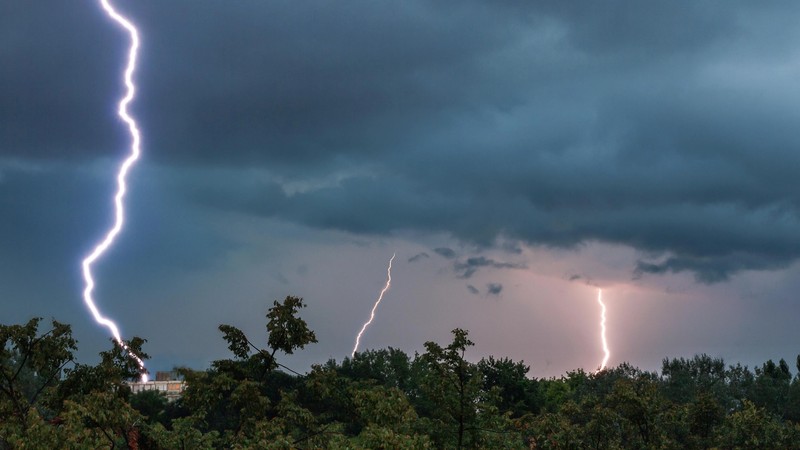 Weekend weather: Severe thunderstorms, heavy rain and damaging winds ...