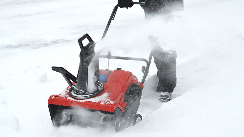 Snow blower tips for beginners