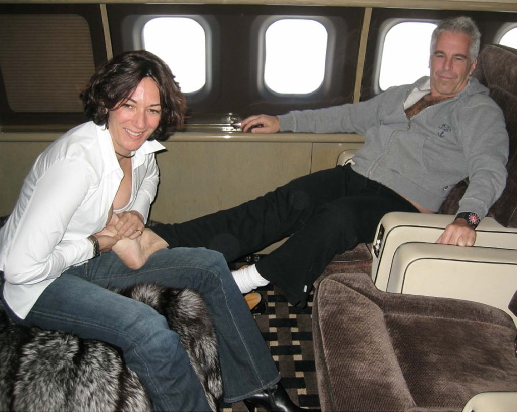 Ghislaine Maxwell offers to clear Trump, Clinton in Jeffrey Epstein ...