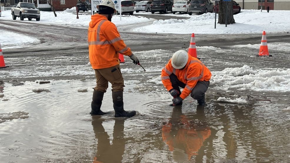 Crews working to repair water main break in Huntington