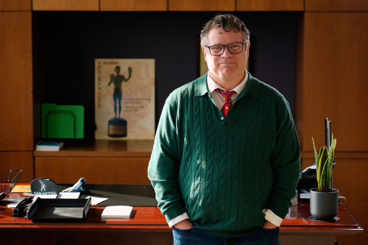 As head of the actors guild, Sean Astin brings a little Rudy, a little ...