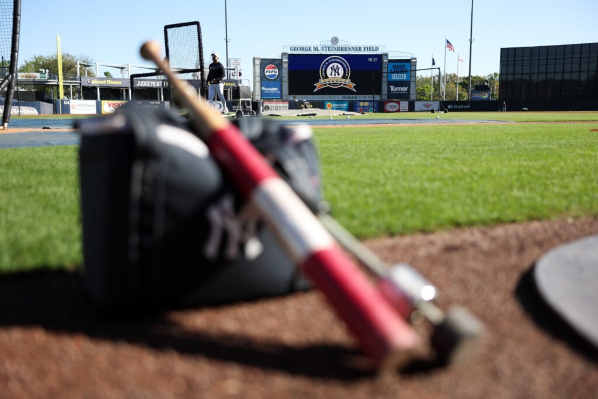 Yankees spring training storylines 2026