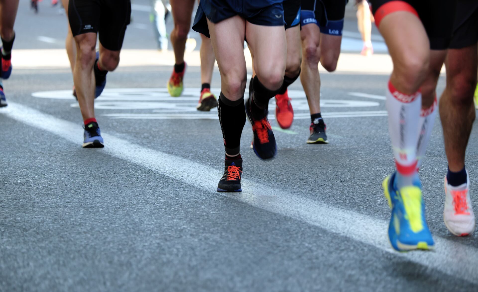 Local runners kick off Super Bowl Sunday with 5K in Lansing