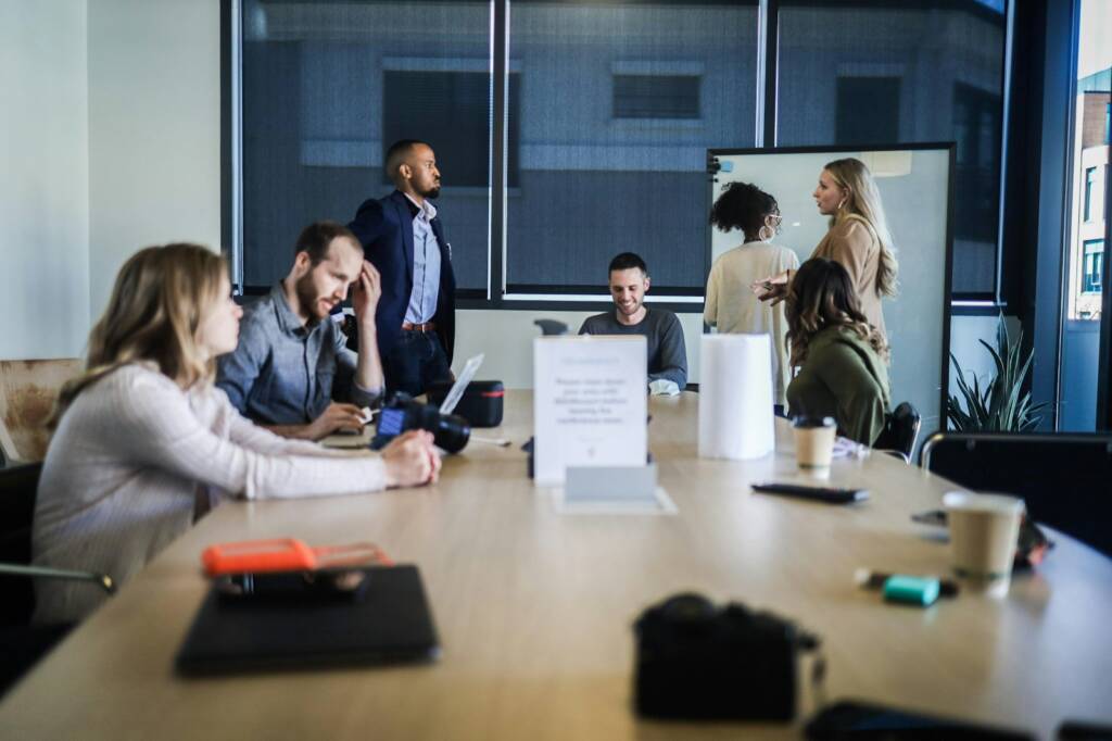 9 founder behaviors that quietly erode team trust