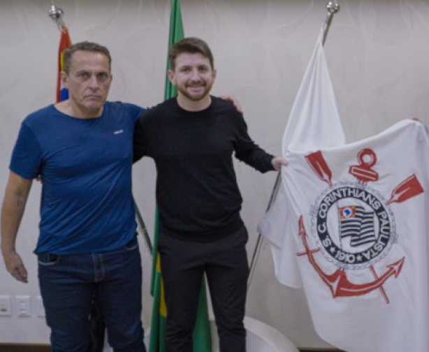 Diretor da base pede demissão do Corinthians