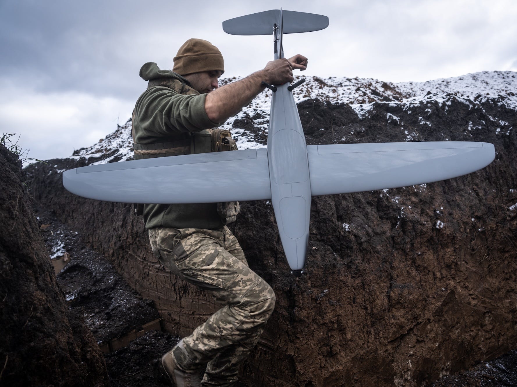 Ukrainian troops taught the British Army that it takes at least 60 hours of work to become a decent drone pilot<br><br>