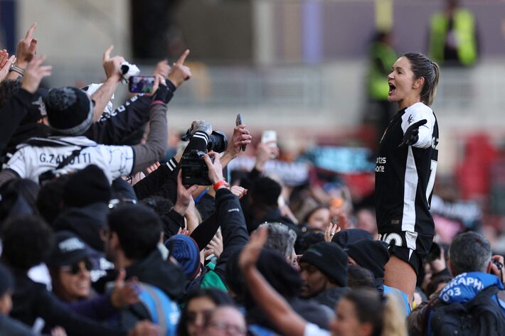 Gabi Zanotti marca, Corinthians vence Gotham FC e está na final do ...