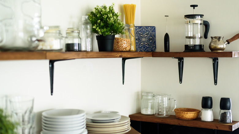 How to incorporate open shelving without sacrificing a clutter-free look
