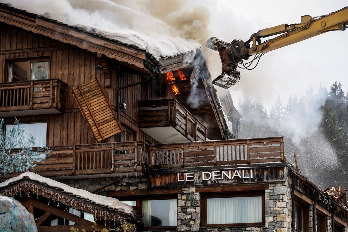 Huge fire rips through 5-star hotel in exclusive French ski resort