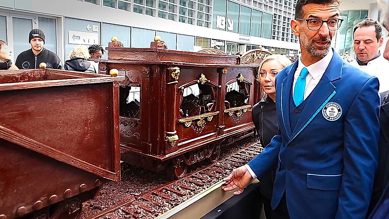 Un train en chocolat géant décroche un record Guinness à Milan