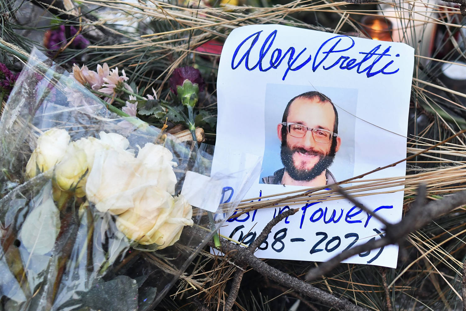 Two federal officers fired guns in Alex Pretti shooting, initial DHS report says<br><br>