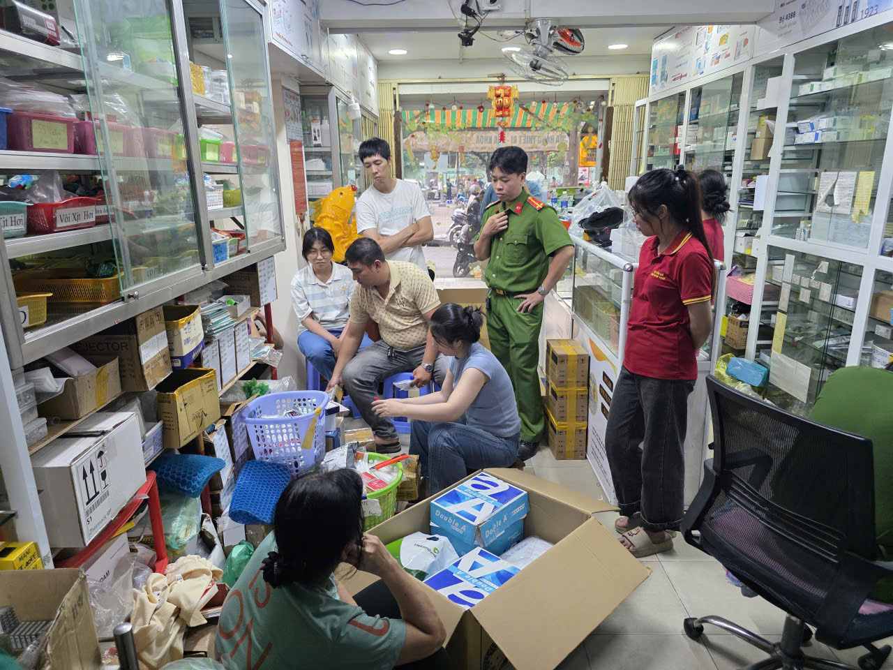 Công an triệt phá đường dây pha chế chất độc thạch tín dùng trong nha khoa