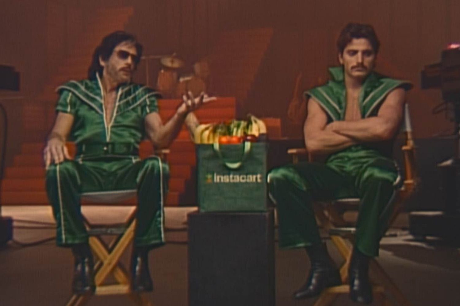 Ben Stiller sings, back flips with Benson Boone in 'Bananas' new ...