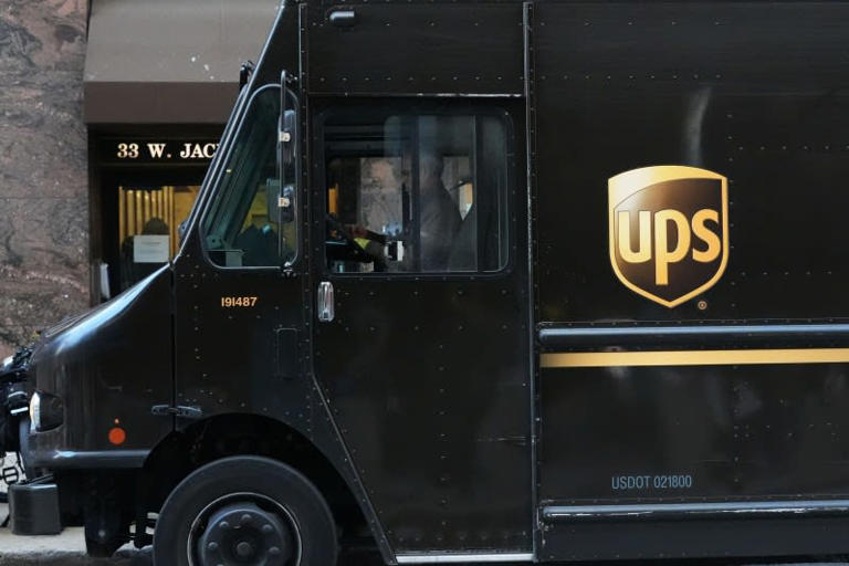 Pulling back from Amazon, UPS will cut up to 30K jobs