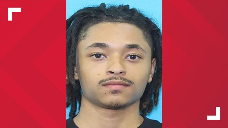 SAPD looking for suspect accused of fatally shooting man in downtown area