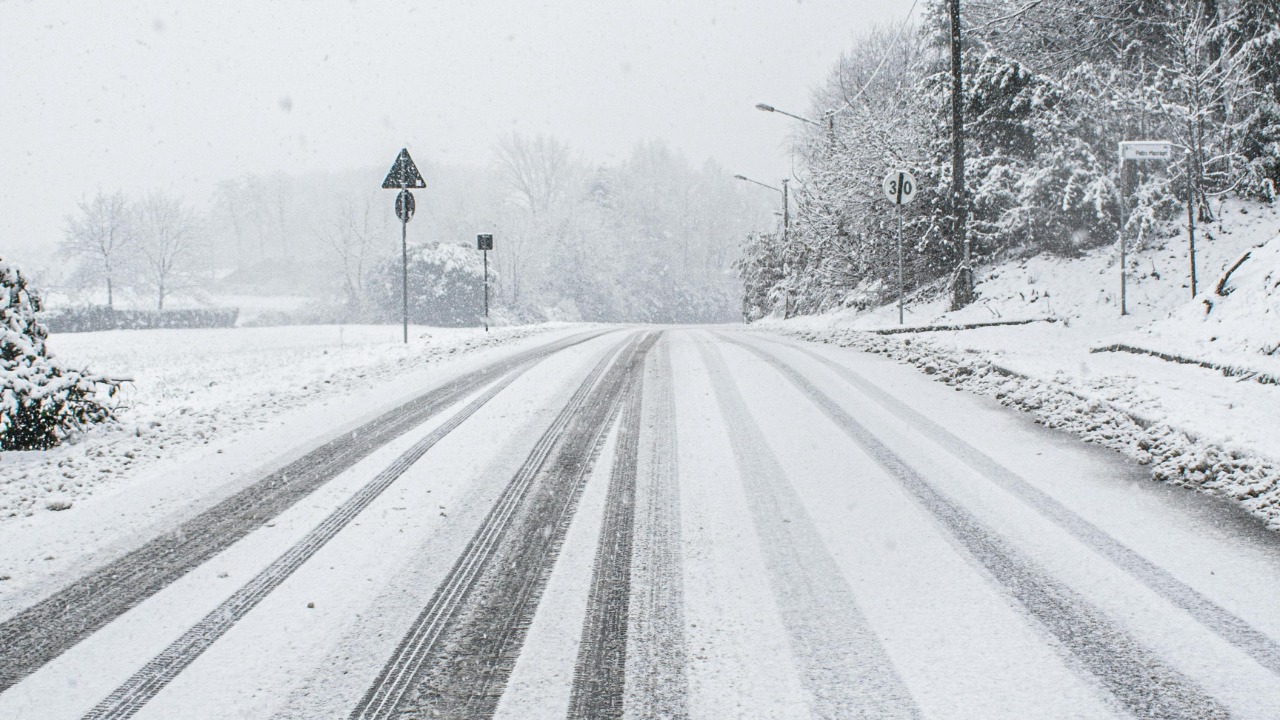 Killer winter storm shatters travel plans and knocks out power for 100,000s