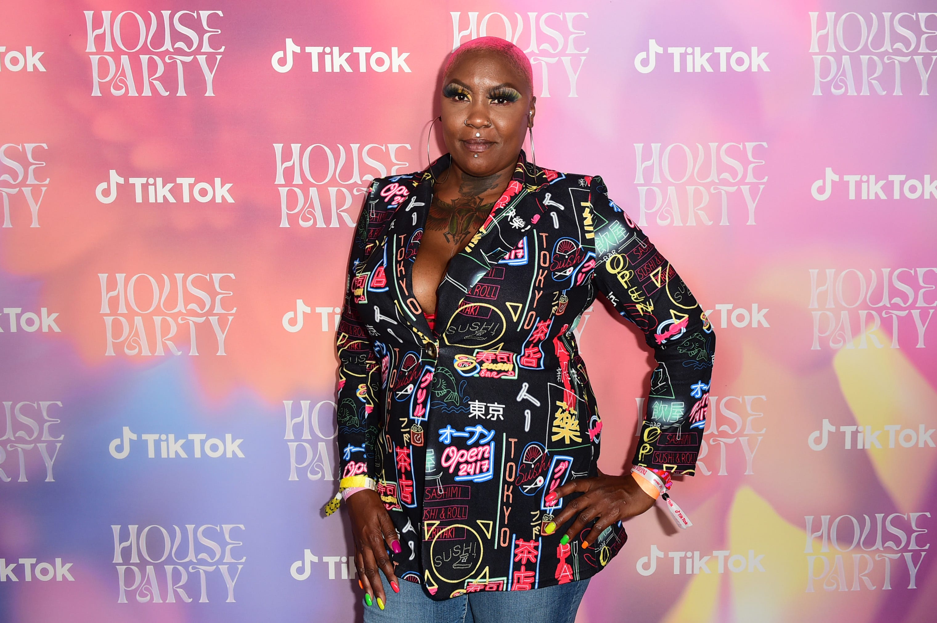 Ms. Shirley, social media personality known for work on Skid Row, dies