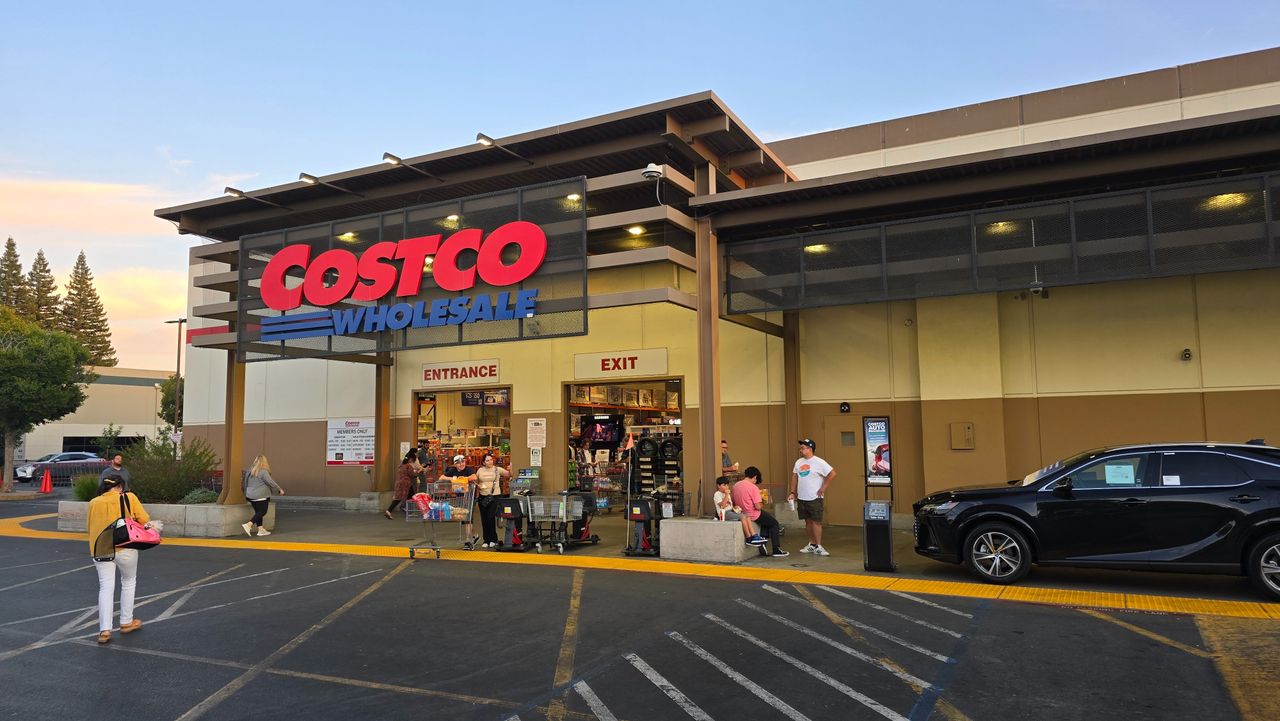 Lucky PC gamer scoops $1,140 9800X3D PC at Costco while shopping for rotisserie chicken