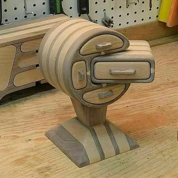 30 Woodworkers Who Carved Their Way Into Our Hearts With Their Masterpieces (New Pics)