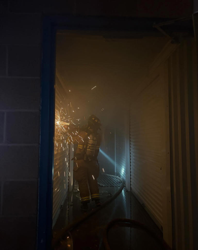Early morning fire damages storage units in Hurricane