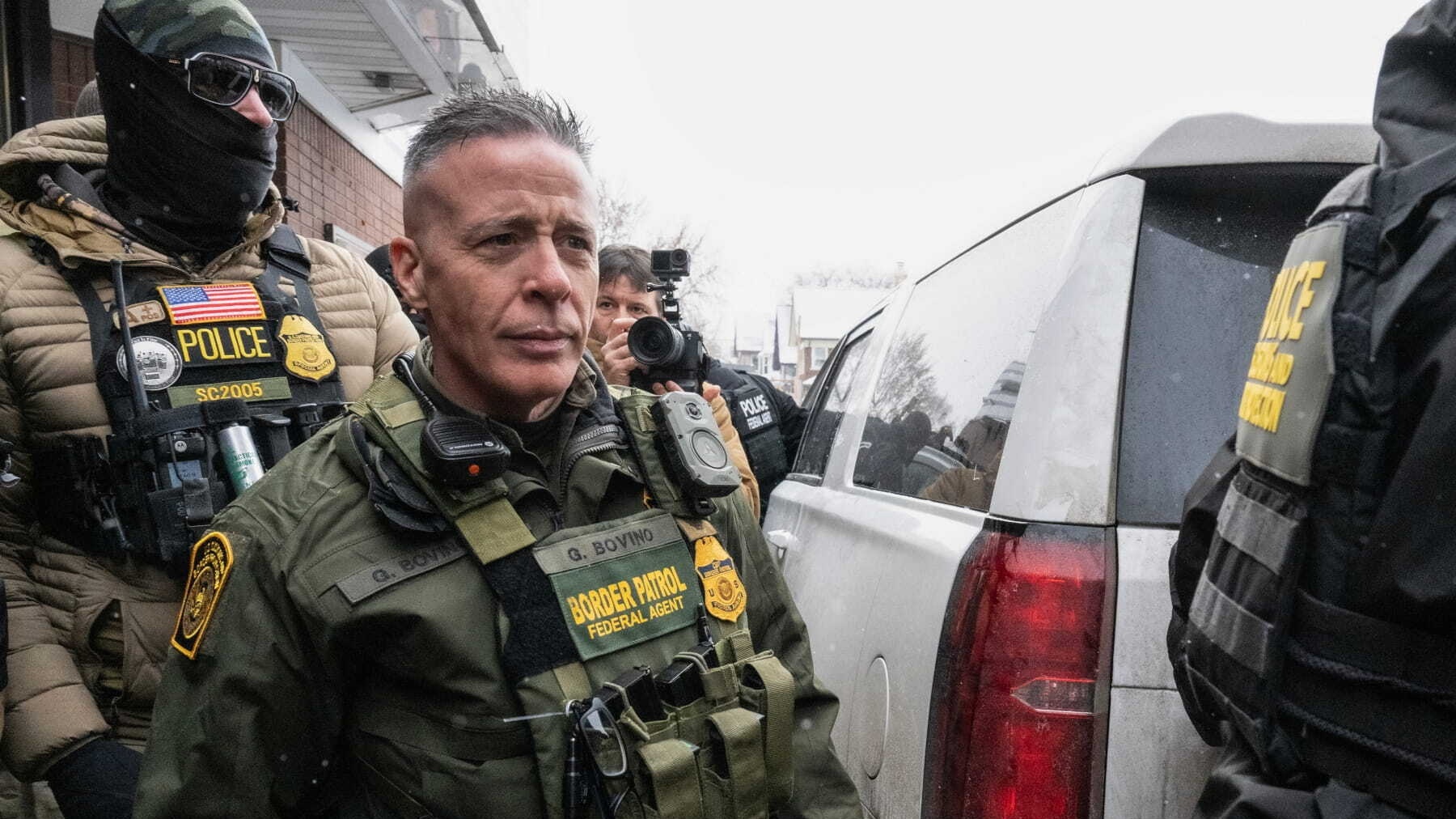 Agentes del ICE se preparan para abandonar Minneapolis