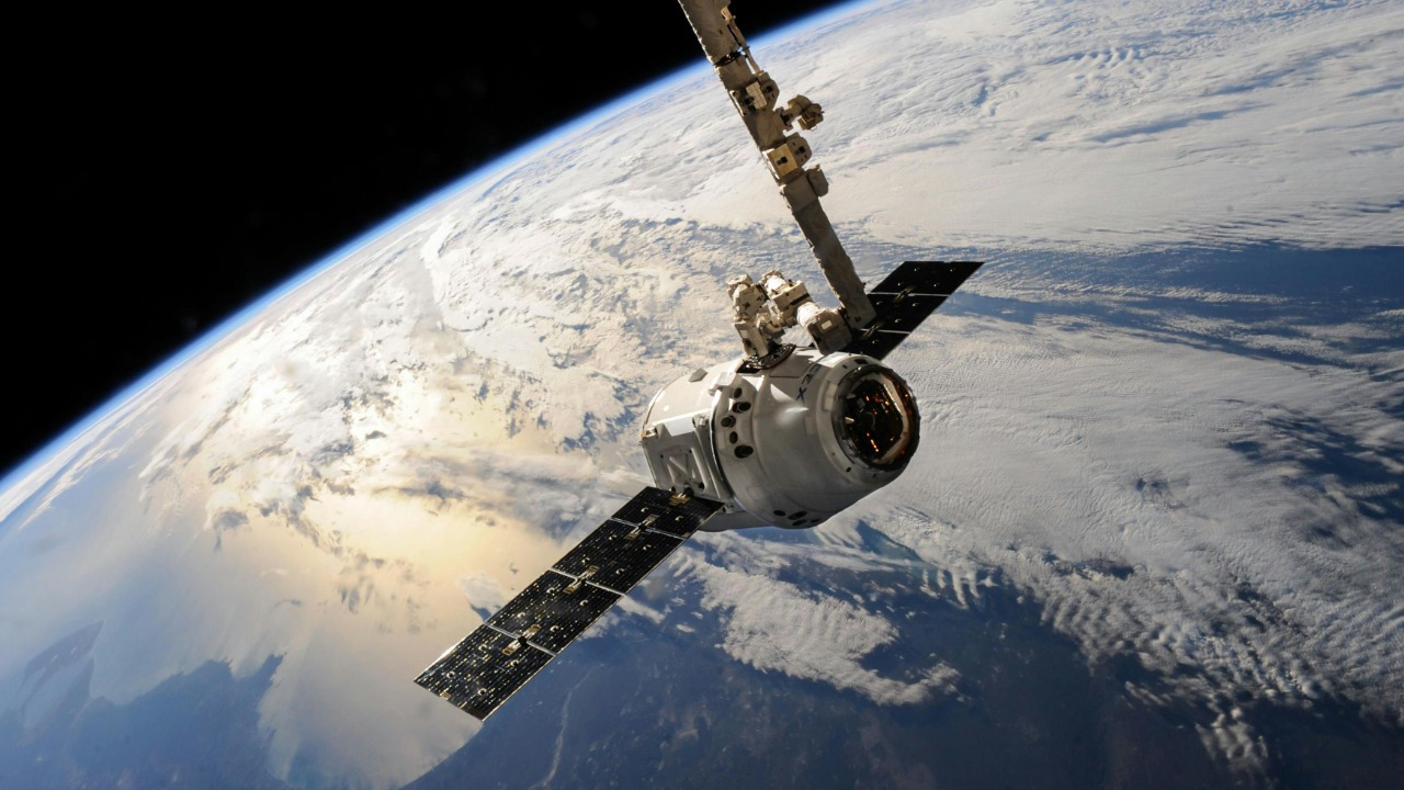 Scientists warn satellite smashup could hit in just 5.5 days<br><br>